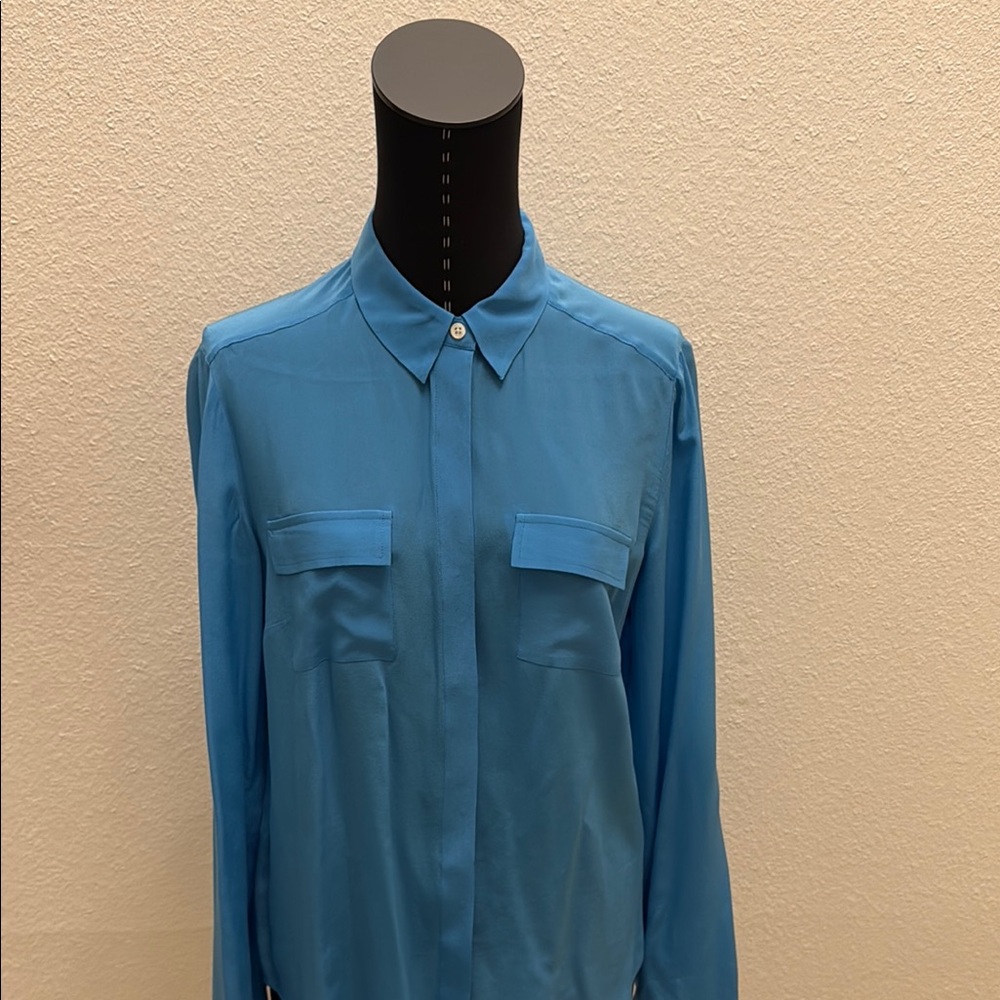 Ann Taylor 100% Silk Blue Button Down Shirt Relaxed Fit